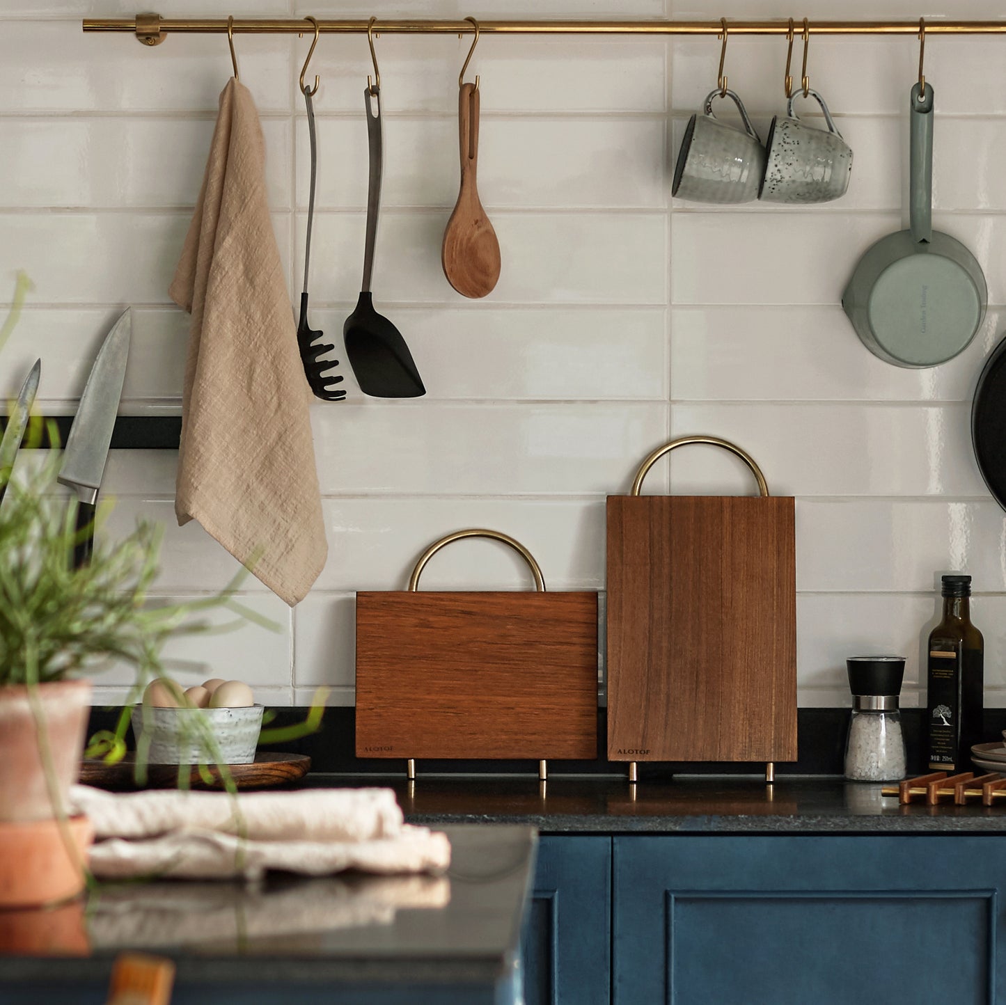 Brass-TeakCuttingBoard