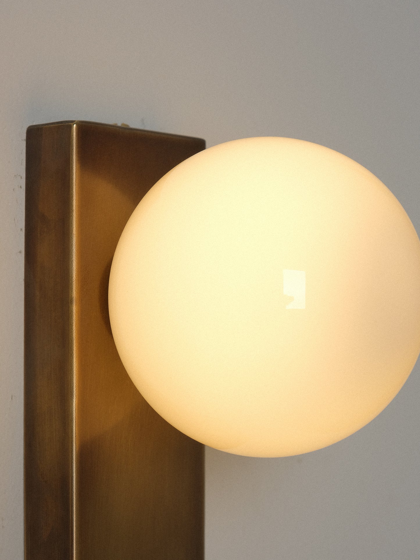 SpriteSight | Single Globe Wall Lamp