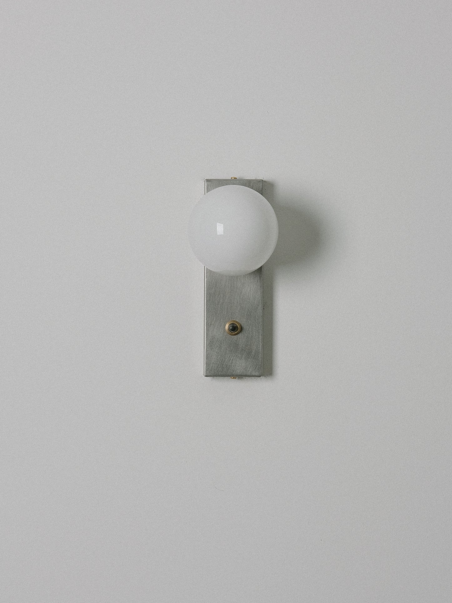 SpriteSight | Single Globe Wall Lamp