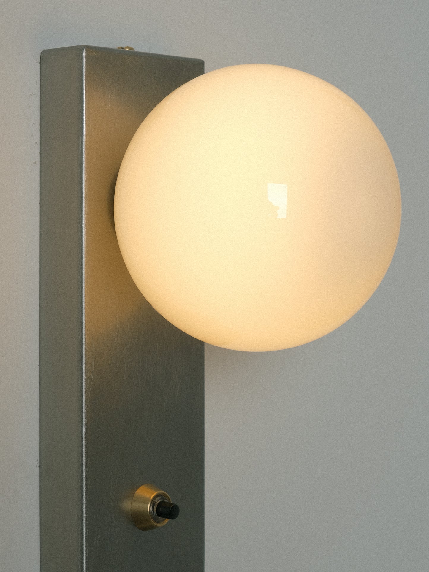 SpriteSight | Single Globe Wall Lamp