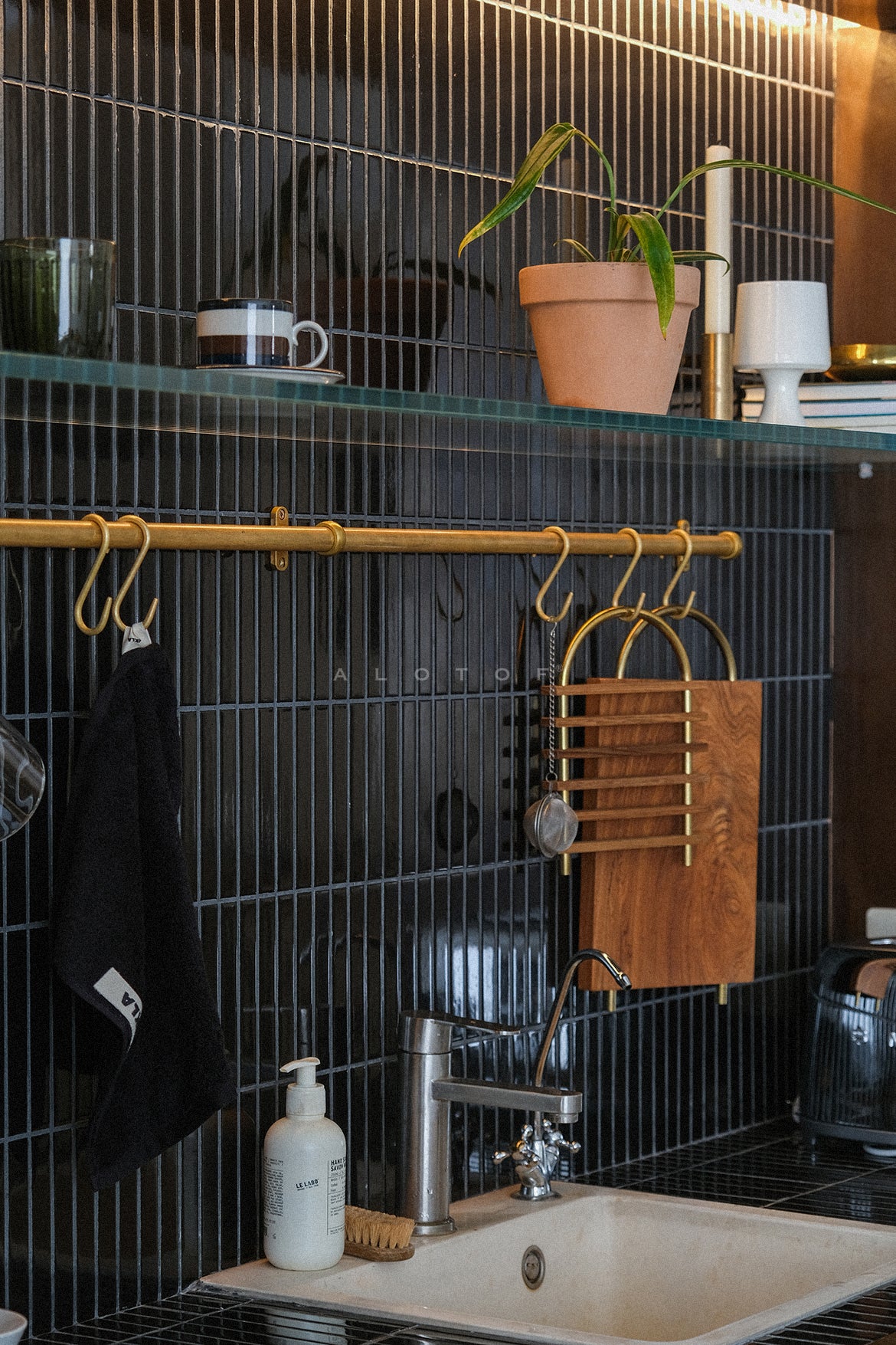Kitchen Rail