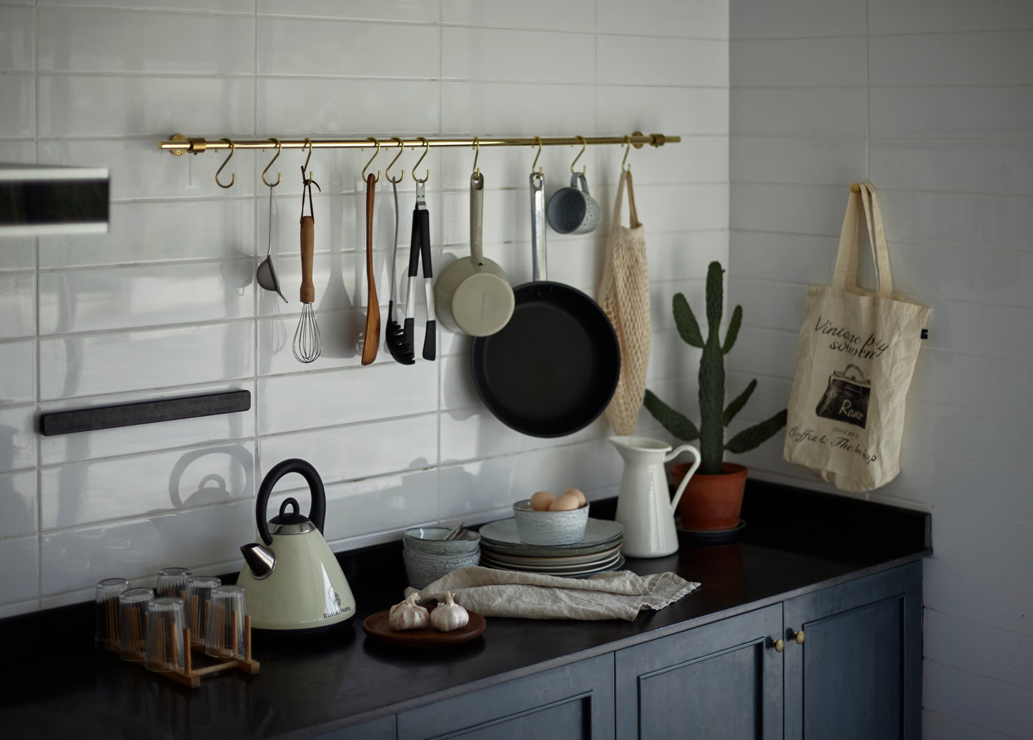 Kitchen Rail