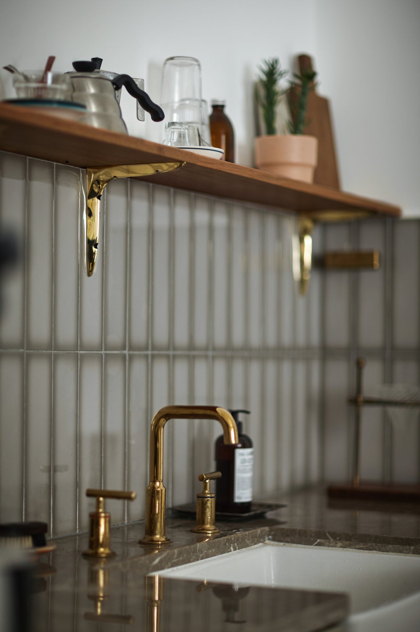 Shelf Bracket