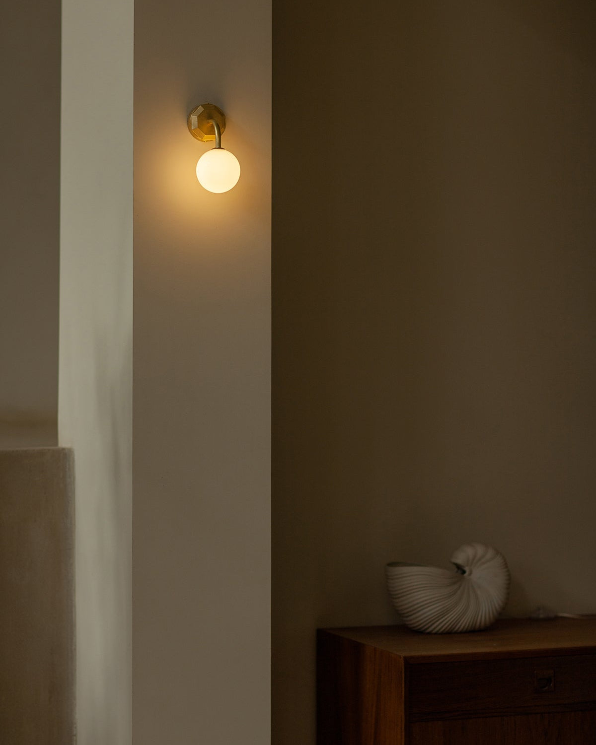 Anchor Spherical Wall B